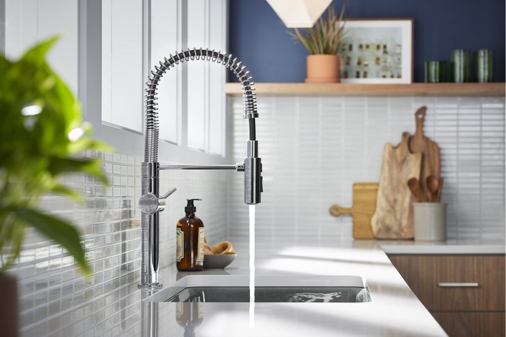 Crue+Single-Handle+Semiprofessional+Kitchen+Faucet